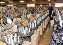 工場内の越野勤です 越野勤